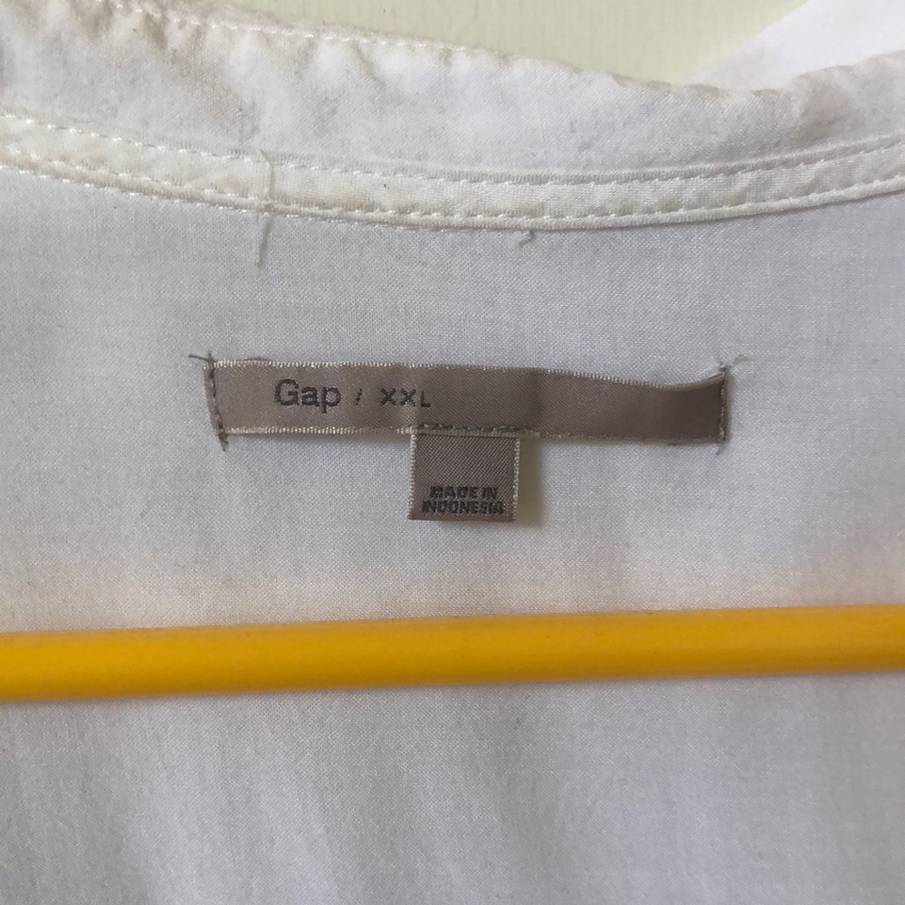 Gap White Soft Short Sleeve Button Down - image 2